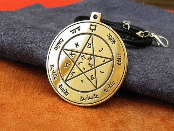 Šalamounův pentagram jako talisman štěstí